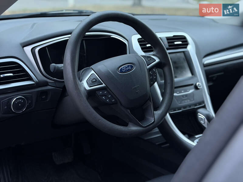 Седан Ford Fusion 2014 в Лубнах