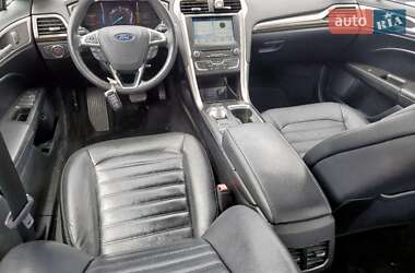 Седан Ford Fusion 2018 в 