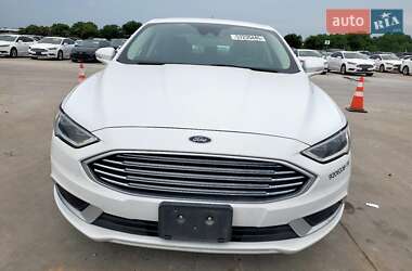 Седан Ford Fusion 2018 в 