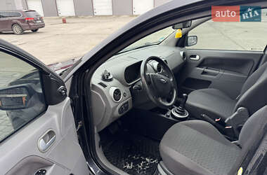 Хетчбек Ford Fusion 2003 в 