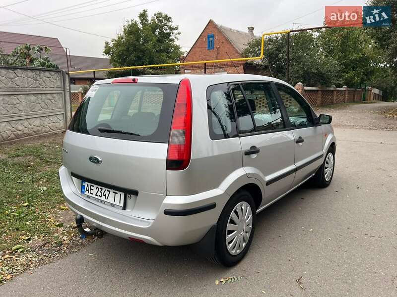 Хетчбек Ford Fusion 2004 в Дніпрі