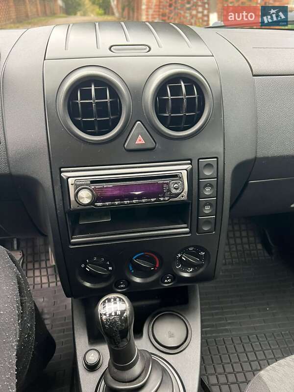 Хетчбек Ford Fusion 2004 в Дніпрі