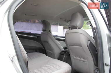 Седан Ford Fusion 2016 в 