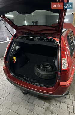 Хетчбек Ford Fusion 2006 в 