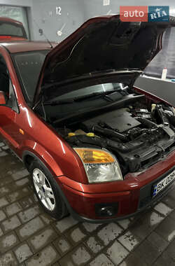 Хетчбек Ford Fusion 2006 в 