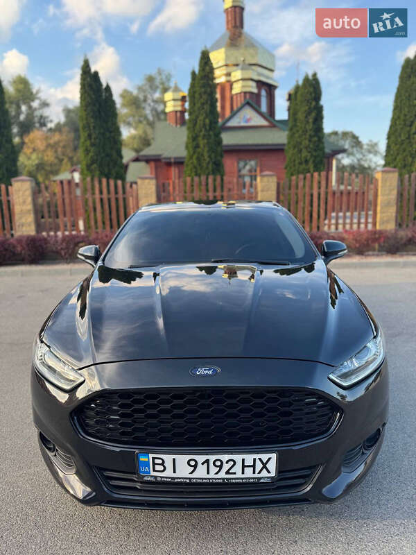 Седан Ford Fusion 2015 в 