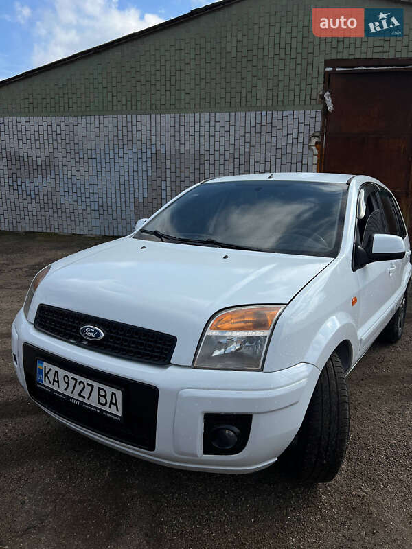 Хетчбек Ford Fusion 2010 в Добровеличківці