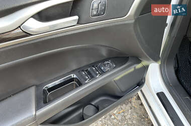 Седан Ford Fusion 2014 в 