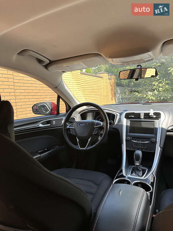 Седан Ford Fusion 2013 в Днепре