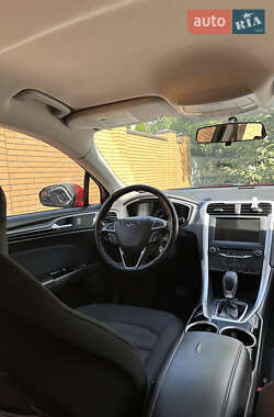 Седан Ford Fusion 2013 в 