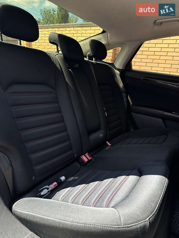 Седан Ford Fusion 2013 в Днепре