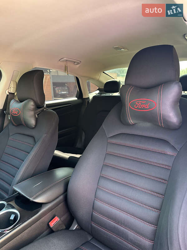 Седан Ford Fusion 2013 в Днепре