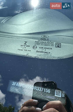 Седан Ford Fusion 2013 в 