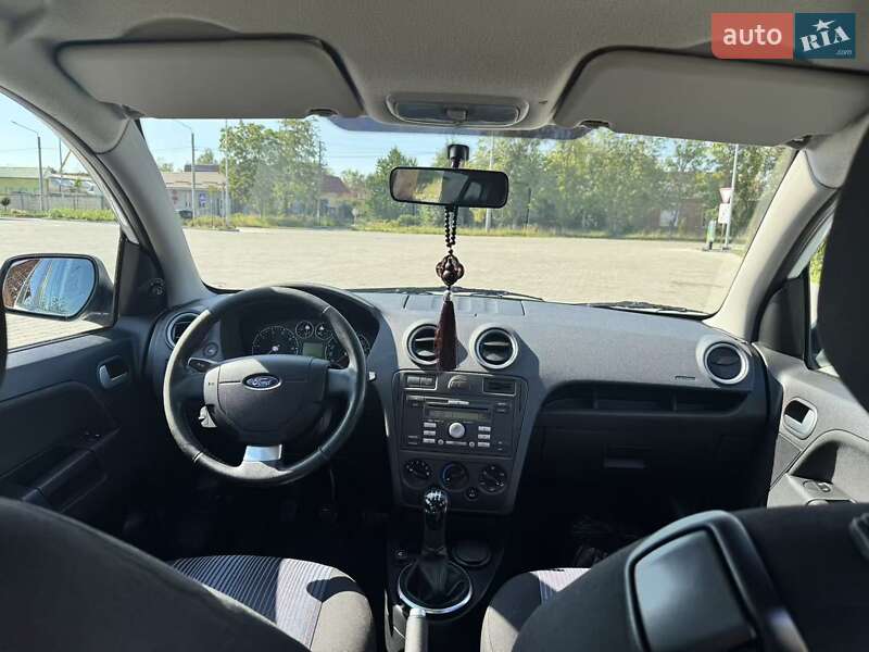 Хетчбек Ford Fusion 2011 в Новодністровську