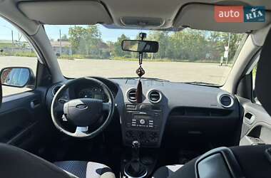 Хэтчбек Ford Fusion 2011 в 