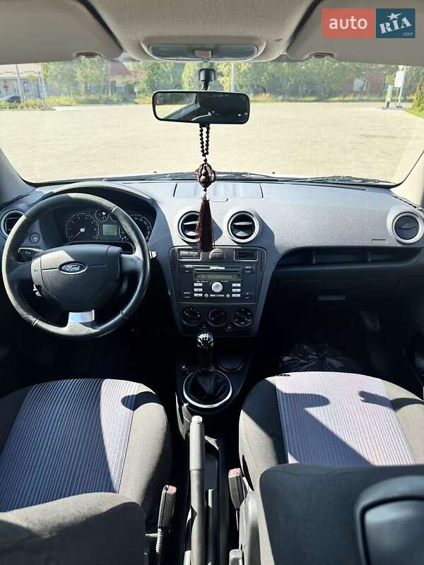 Хетчбек Ford Fusion 2011 в Новодністровську