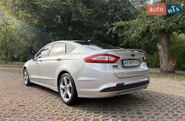 Седан Ford Fusion 2014 в 