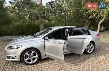 Седан Ford Fusion 2014 в 