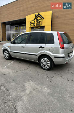 Хетчбек Ford Fusion 2003 в 