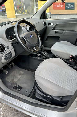 Хетчбек Ford Fusion 2003 в 
