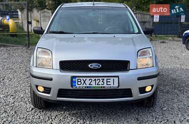 Хэтчбек Ford Fusion 2004 в 