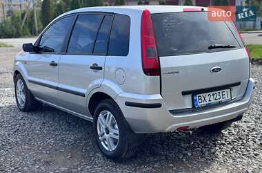 Хэтчбек Ford Fusion 2004 в 