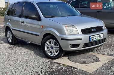 Хэтчбек Ford Fusion 2004 в 