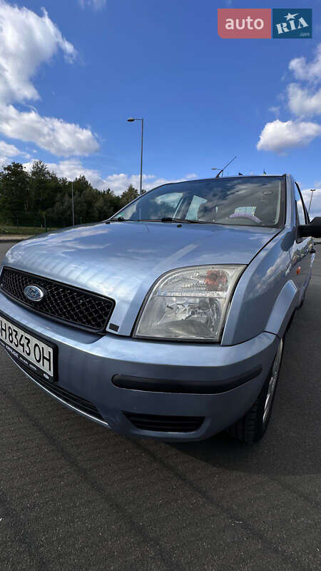 Хэтчбек Ford Fusion 2004 в Львове
