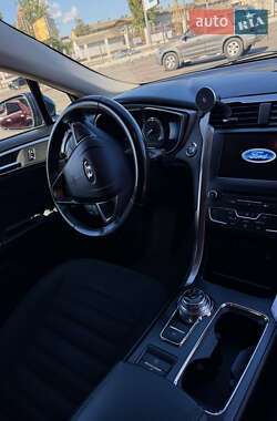 Седан Ford Fusion 2017 в 