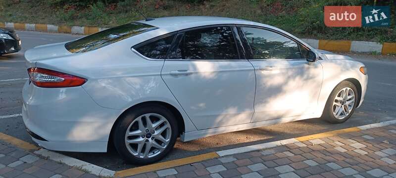 Седан Ford Fusion 2016 в Киеве