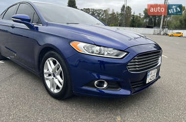 Седан Ford Fusion 2014 в 