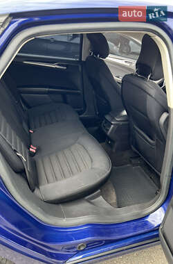 Седан Ford Fusion 2014 в 