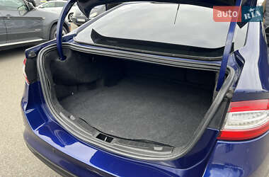 Седан Ford Fusion 2014 в 