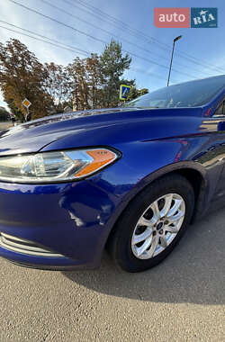 Седан Ford Fusion 2015 в 