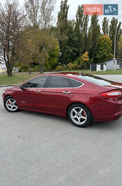 Седан Ford Fusion 2012 в 