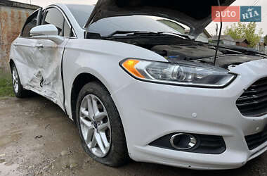 Седан Ford Fusion 2014 в 