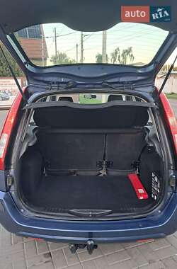 Хетчбек Ford Fusion 2006 в 