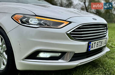 Седан Ford Fusion 2016 в 