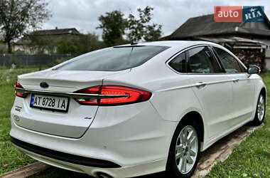 Седан Ford Fusion 2016 в 