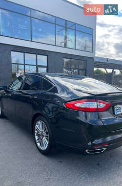 Седан Ford Fusion 2013 в 
