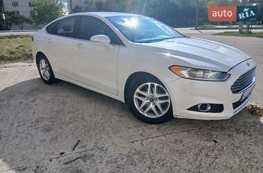 Седан Ford Fusion 2015 в 