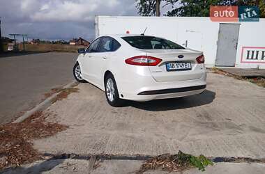 Седан Ford Fusion 2015 в 
