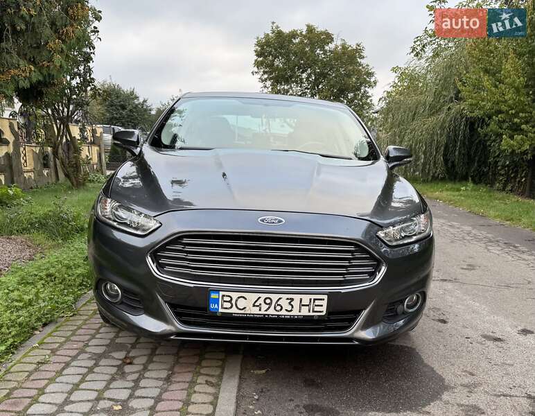 Седан Ford Fusion 2016 в Львове