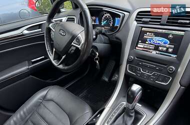 Седан Ford Fusion 2016 в 