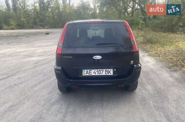 Хэтчбек Ford Fusion 2003 в 