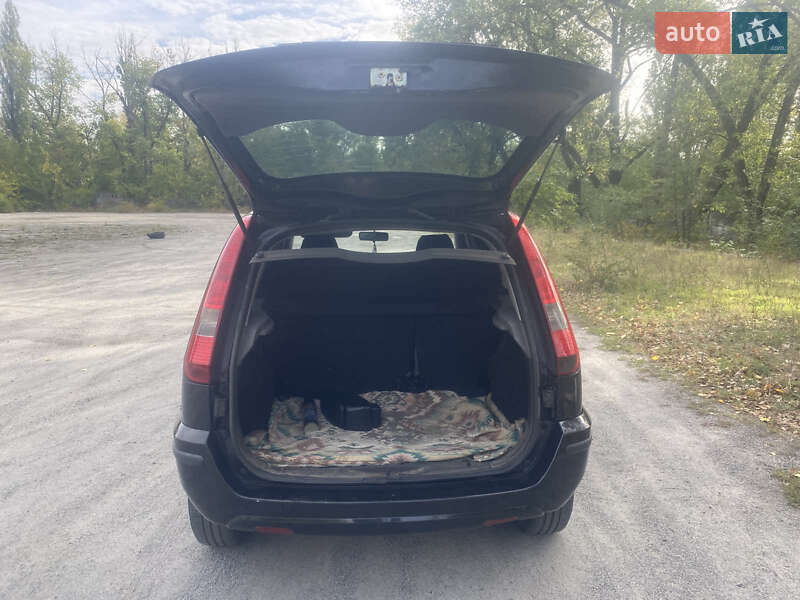 Хэтчбек Ford Fusion 2003 в Днепре