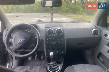 Хэтчбек Ford Fusion 2003 в 