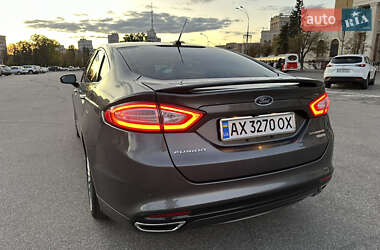 Седан Ford Fusion 2015 в 