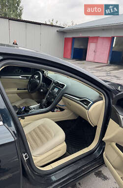 Седан Ford Fusion 2014 в 