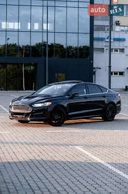 Седан Ford Fusion 2013 в Львове